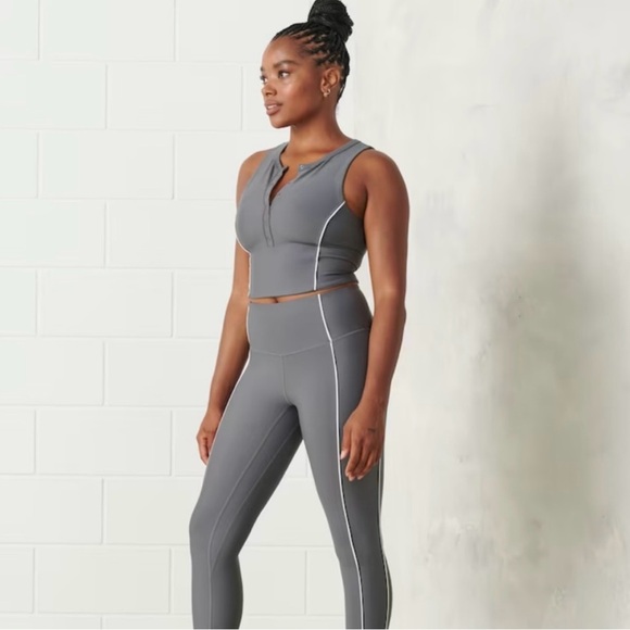 Abercrombie & Fitch YPB SculptLUX Set of Henley Tank + 7/8 Leggings - Gray S - Picture 2 of 9